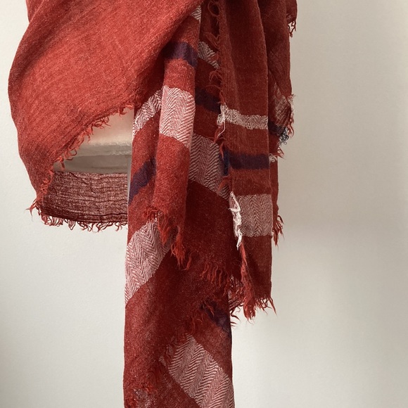 Scarf & Wrap - Picture 6 of 14